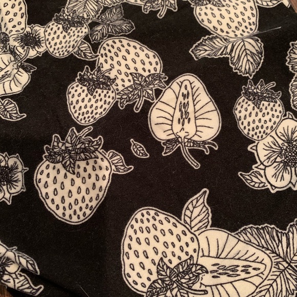 Lularoe one size leggings with strawberries - Picture 2 of 3